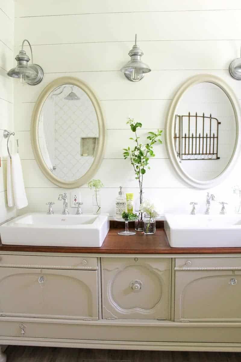 6 DIY Projects to Add Vintage Flair to Your Bathroom