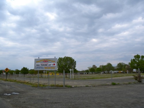 englishtown auction lot flea market