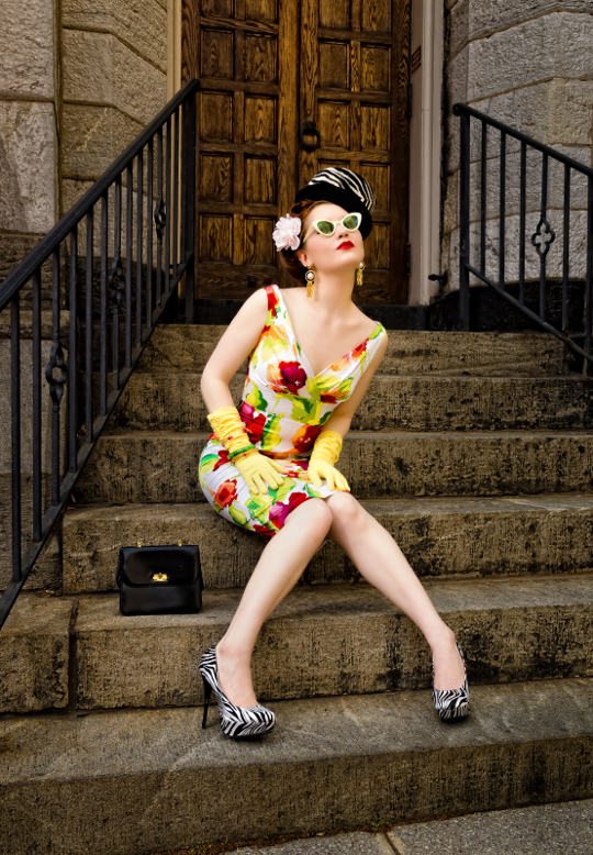 hope adela of pink champagne blog wears a stop staring '50s style dress